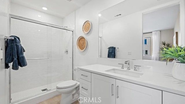 832 Sonia, Irvine, CA 92618