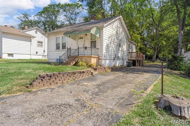 2340 Burns Avenue, Overland, MO 63114