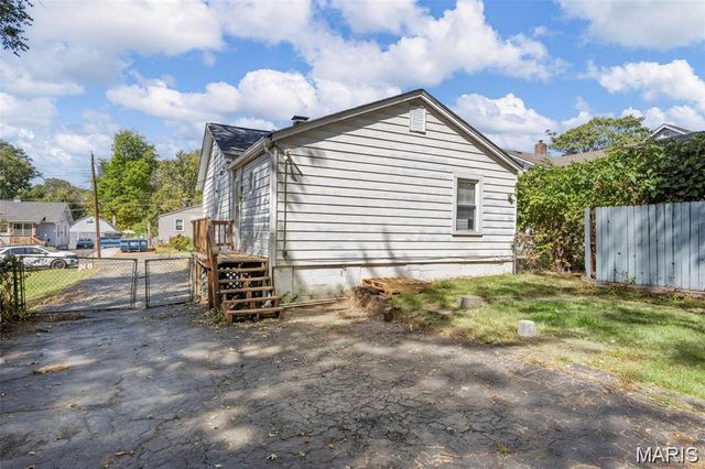 2340 Burns Avenue, Overland, MO 63114