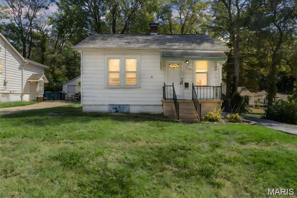 2340 Burns Avenue, Overland, MO 63114