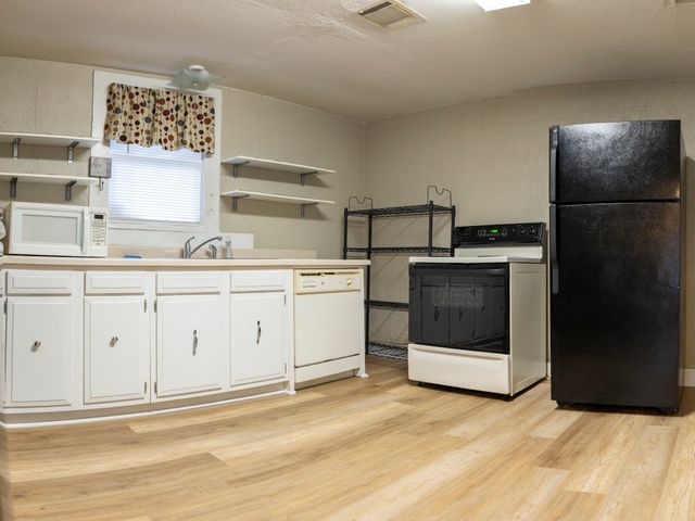 1910 S 12th Street, Waco, TX 76706