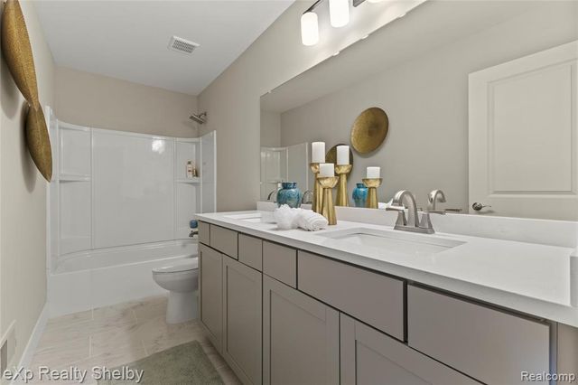 52090 Wellington Valley Drive, Macomb, MI 48042