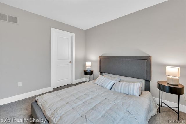 52090 Wellington Valley Drive, Macomb, MI 48042