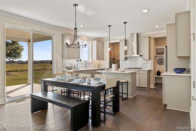 52090 Wellington Valley Drive, Macomb, MI 48042