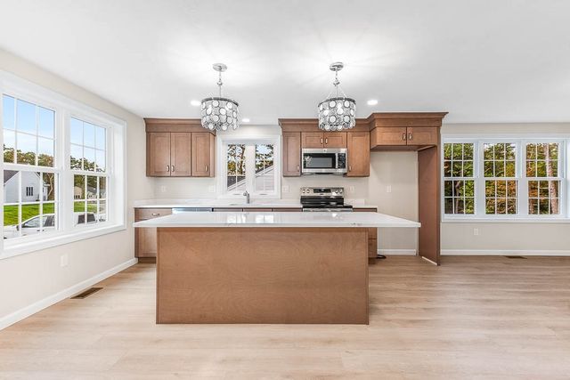 42 Bumble Bee Dr., Plymouth, MA 02360