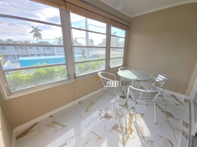 2131 NE 42nd Ct 208E, Lighthouse Point, FL 33064