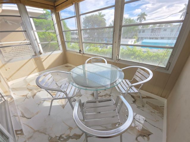 2131 NE 42nd Ct 208E, Lighthouse Point, FL 33064