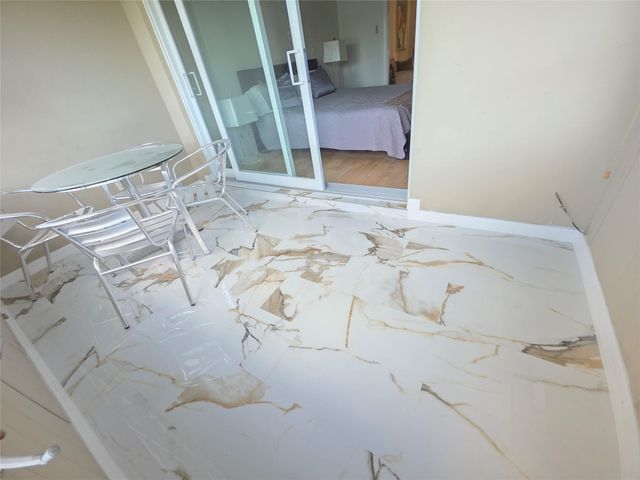 2131 NE 42nd Ct 208E, Lighthouse Point, FL 33064