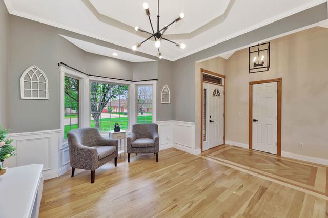 5 TAYLOR CT, Augusta, KS 67010