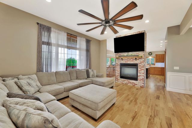 5 TAYLOR CT, Augusta, KS 67010