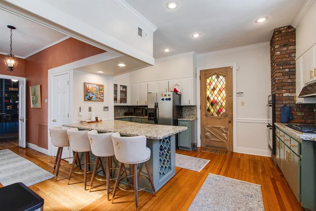 711 S MCLEAN BLVD, Memphis, TN 38104