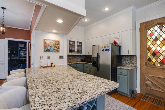 711 S MCLEAN BLVD, Memphis, TN 38104