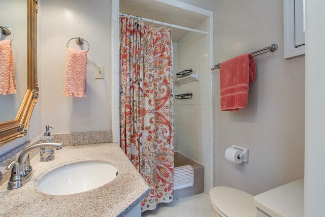 711 S MCLEAN BLVD, Memphis, TN 38104