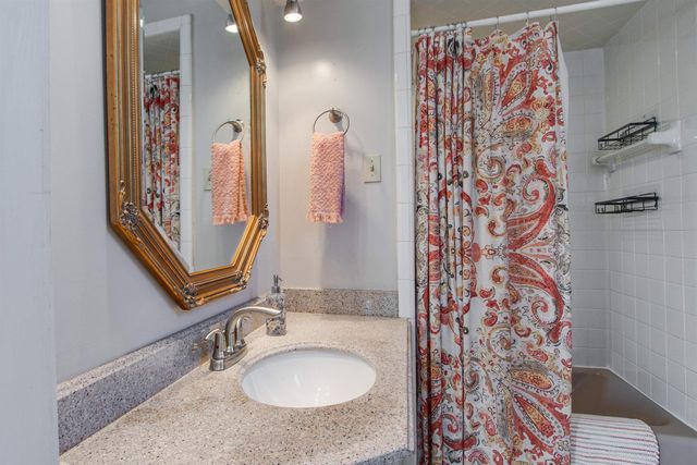 711 S MCLEAN BLVD, Memphis, TN 38104