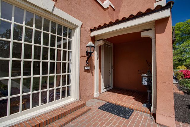 711 S MCLEAN BLVD, Memphis, TN 38104