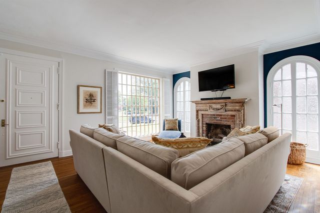 711 S MCLEAN BLVD, Memphis, TN 38104