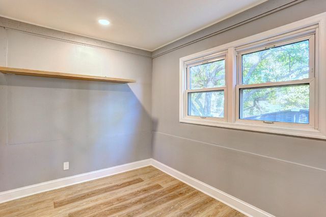 8231 FORT SMALLWOOD RD, Baltimore, MD 21226