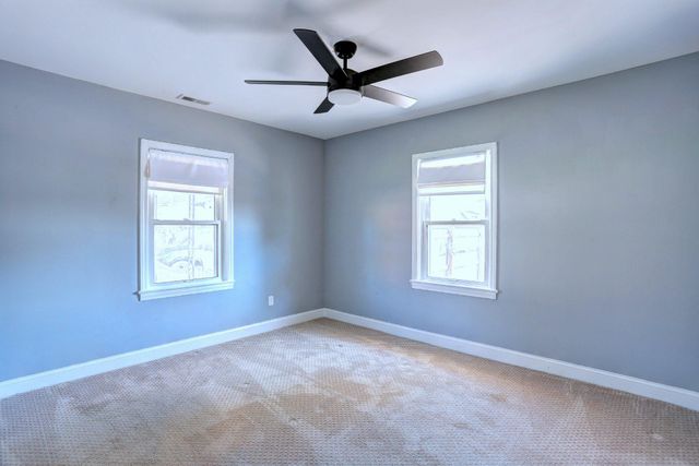8231 FORT SMALLWOOD RD, Baltimore, MD 21226