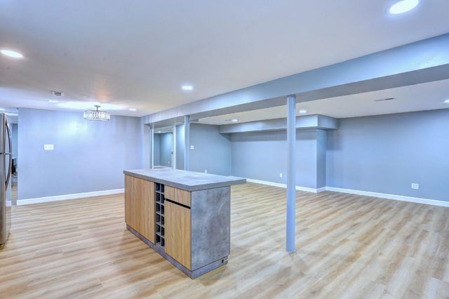 8231 FORT SMALLWOOD RD, Baltimore, MD 21226
