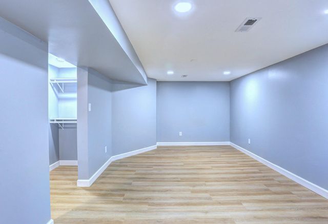 8231 FORT SMALLWOOD RD, Baltimore, MD 21226