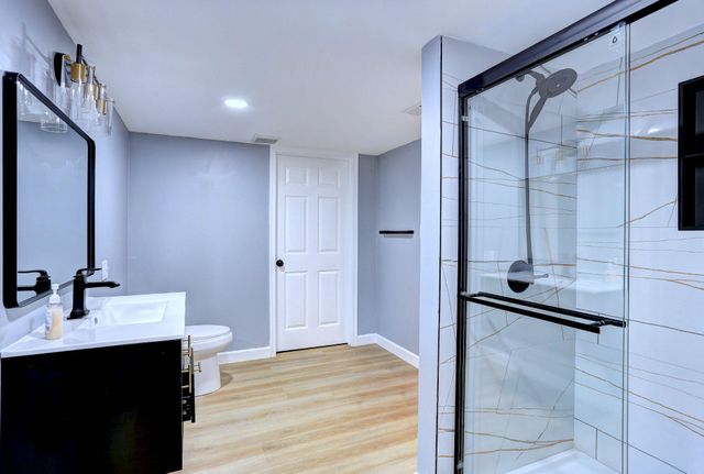 8231 FORT SMALLWOOD RD, Baltimore, MD 21226