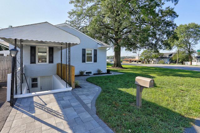8231 FORT SMALLWOOD RD, Baltimore, MD 21226