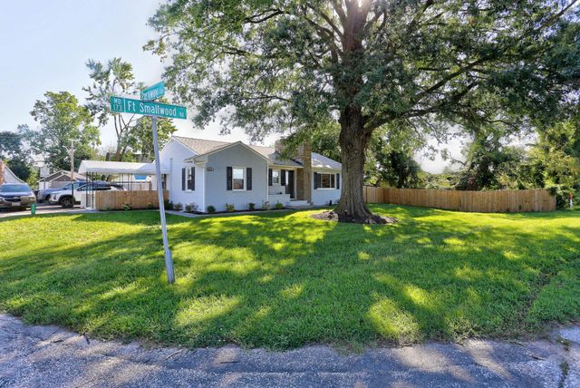 8231 FORT SMALLWOOD RD, Baltimore, MD 21226