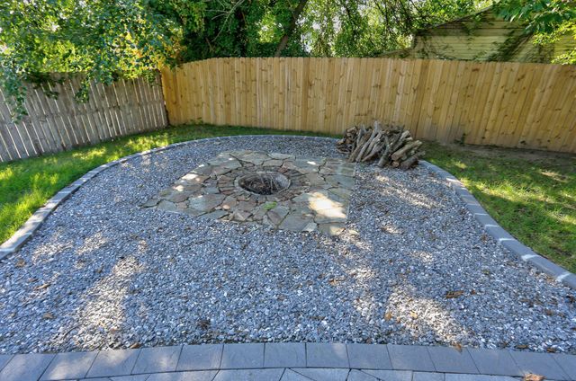 8231 FORT SMALLWOOD RD, Baltimore, MD 21226