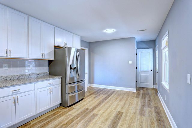 8231 FORT SMALLWOOD RD, Baltimore, MD 21226
