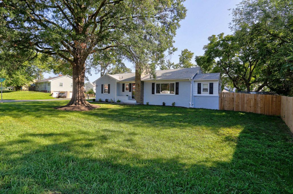 8231 FORT SMALLWOOD RD, Baltimore, MD 21226