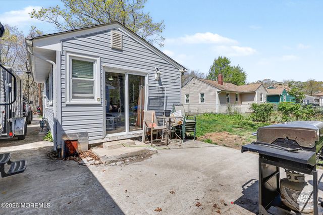 33 Mill Creek Road, Bayville, NJ 08721