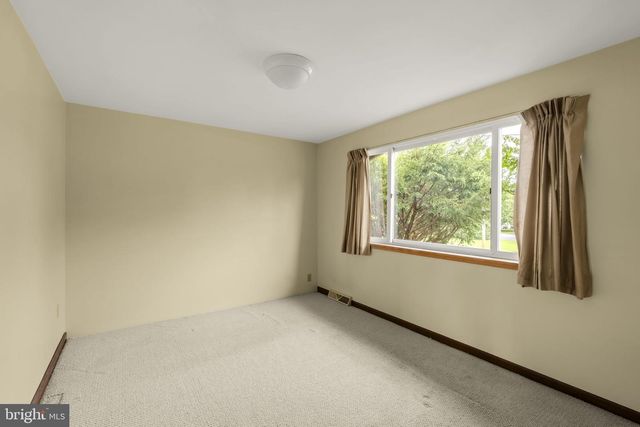 301 E LANCASTER AVE, Denver, PA 17517