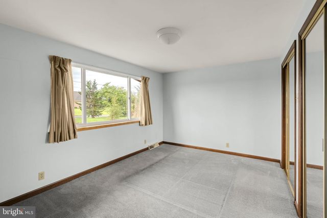 301 E LANCASTER AVE, Denver, PA 17517