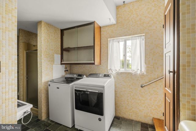 301 E LANCASTER AVE, Denver, PA 17517