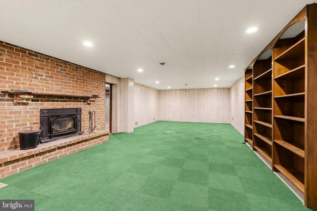 301 E LANCASTER AVE, Denver, PA 17517