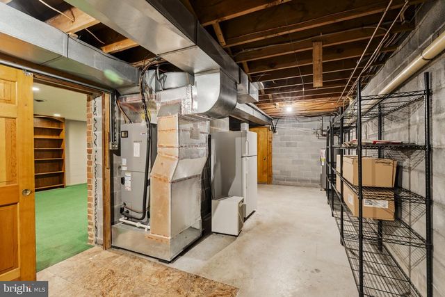 301 E LANCASTER AVE, Denver, PA 17517