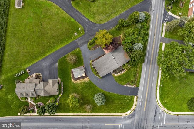 301 E LANCASTER AVE, Denver, PA 17517