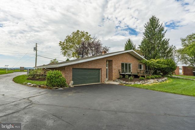 301 E LANCASTER AVE, Denver, PA 17517