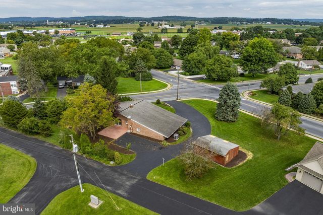 301 E LANCASTER AVE, Denver, PA 17517