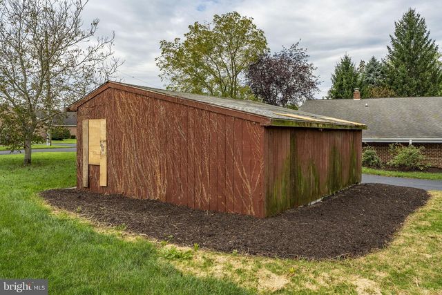 301 E LANCASTER AVE, Denver, PA 17517