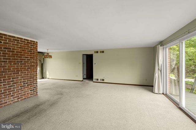 301 E LANCASTER AVE, Denver, PA 17517