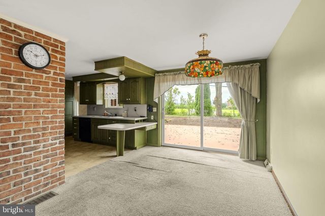 301 E LANCASTER AVE, Denver, PA 17517