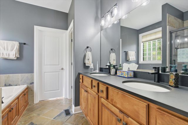 4701 THORNBROOK RDG, Columbia, MO 65203