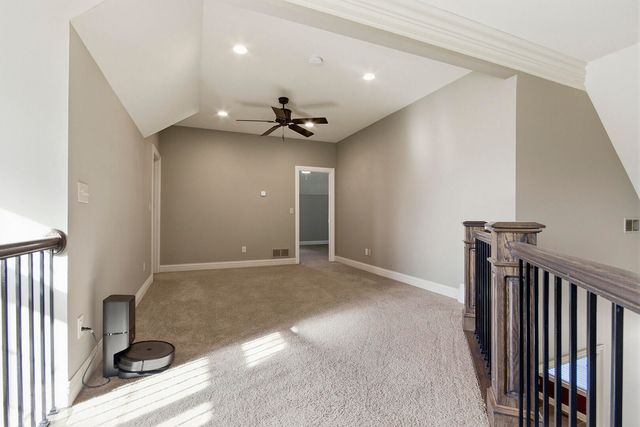 4701 THORNBROOK RDG, Columbia, MO 65203