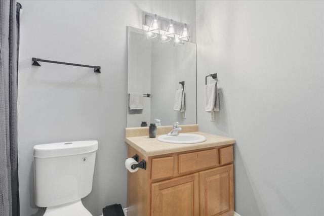 4701 THORNBROOK RDG, Columbia, MO 65203