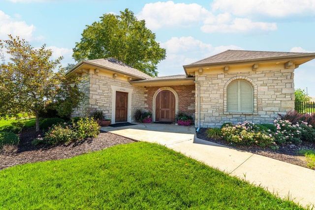 4701 THORNBROOK RDG, Columbia, MO 65203