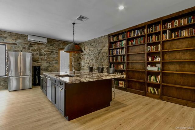 21 Bird Hill Road, Tomkins Cove, NY 10986