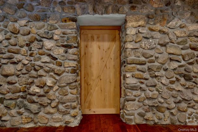 21 Bird Hill Road, Tomkins Cove, NY 10986