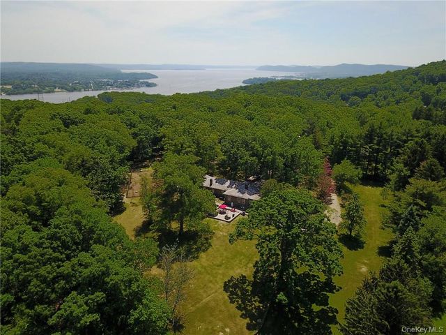21 Bird Hill Road, Tomkins Cove, NY 10986