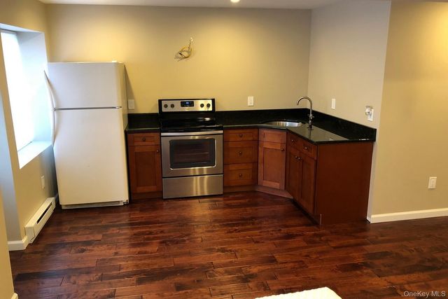 21 Bird Hill Road, Tomkins Cove, NY 10986